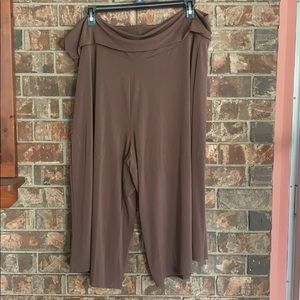 DuJour Brown Capri pants